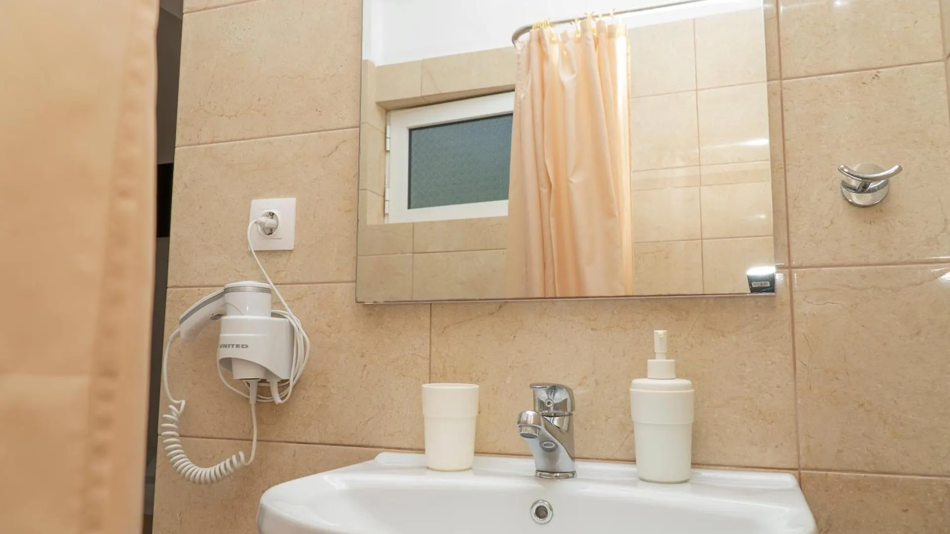 Koks' Guesthouse Химара