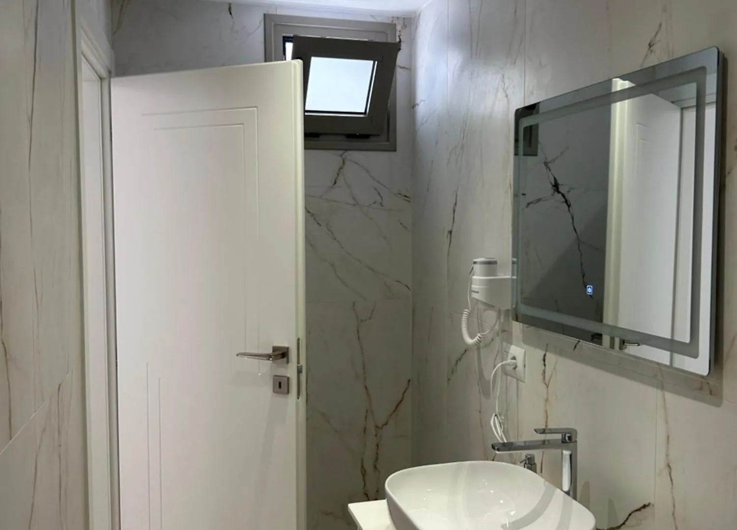 Koks' Guesthouse Himarë